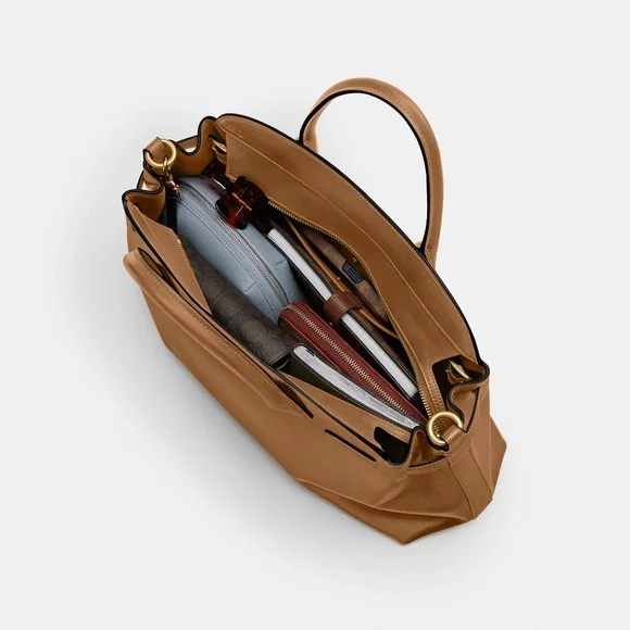 Coach Soft Empire Carryall Bag 40
Price is FIRM - Picture 6 of 11